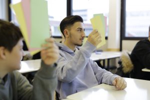 SChüler im Workshop zur finanziellen Bildung