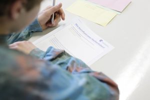 SChüler im Workshop zur finanziellen Bildung.