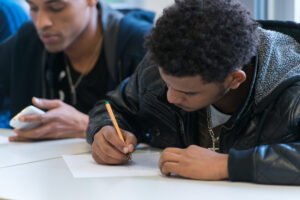 Schüler beim Workshop zur finanziellen Bildung