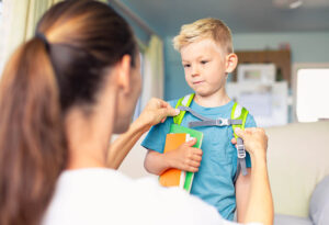 Mutter hilft Erklässler